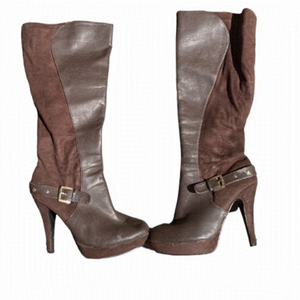 Shoedazzle Eileen boots high heel faux suede buckle detail size 8